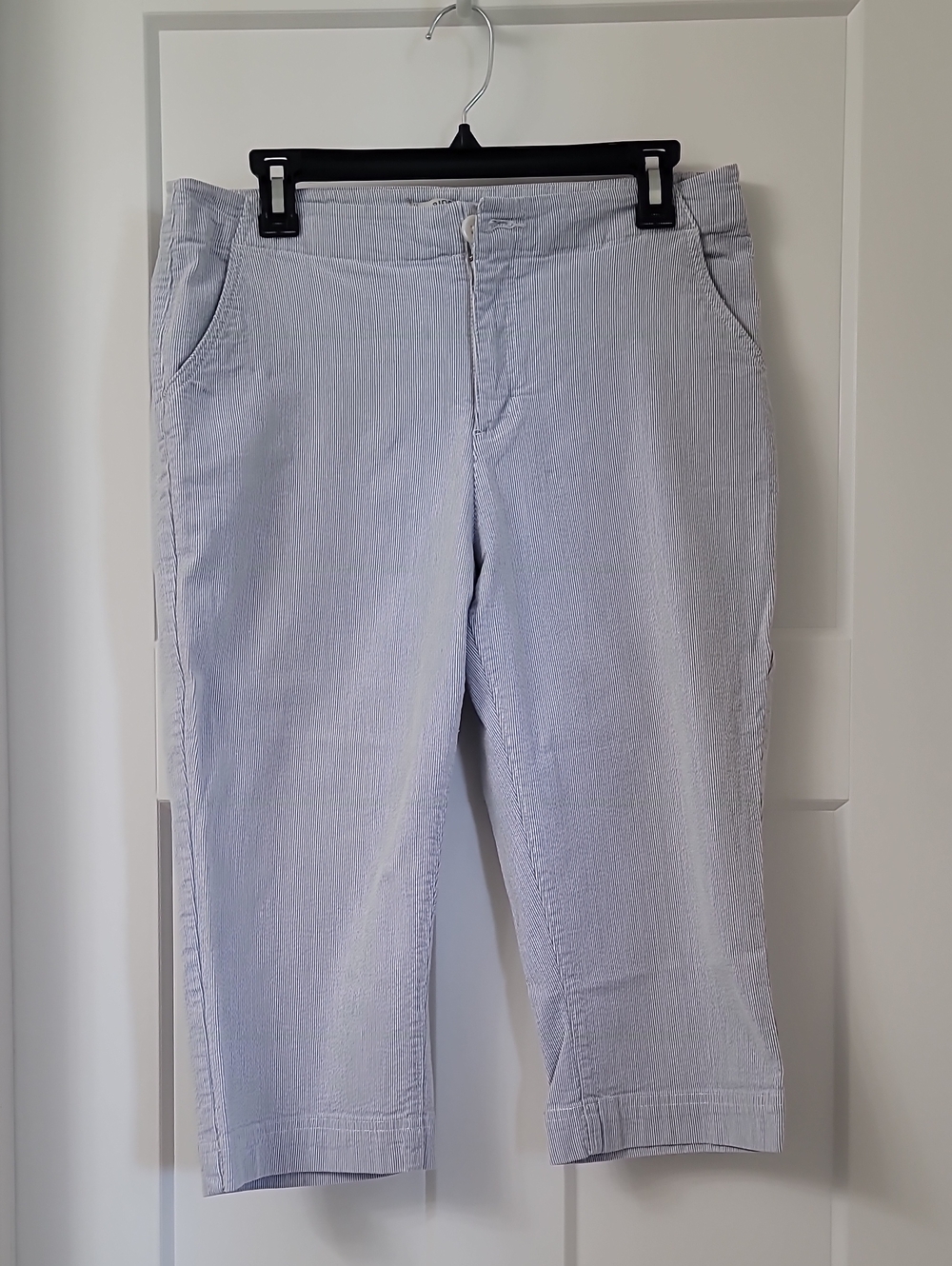 Riders by Lee, Capri Pants. Size 14M, Pin Striped Blue.